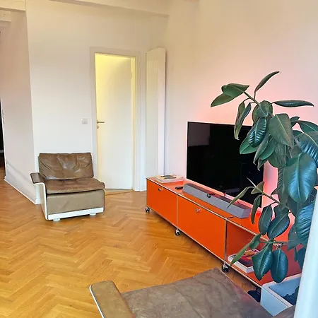 Klimatisierte Mit Grosser Terrasse Apartment