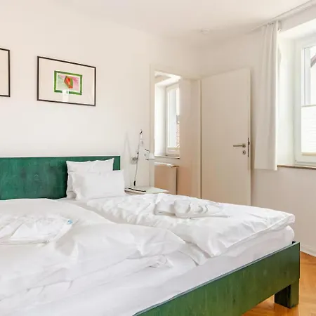 Klimatisierte Mit Grosser Terrasse *