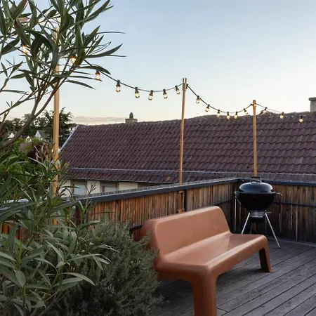 Klimatisierte Mit Grosser Terrasse Apartment
