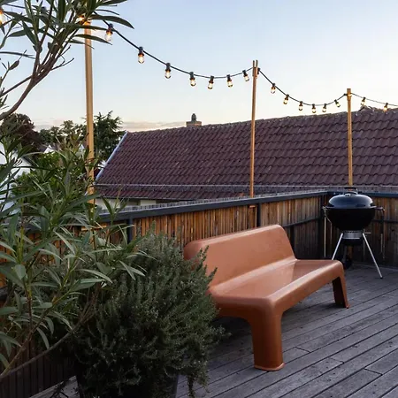 Klimatisierte Mit Grosser Terrasse
