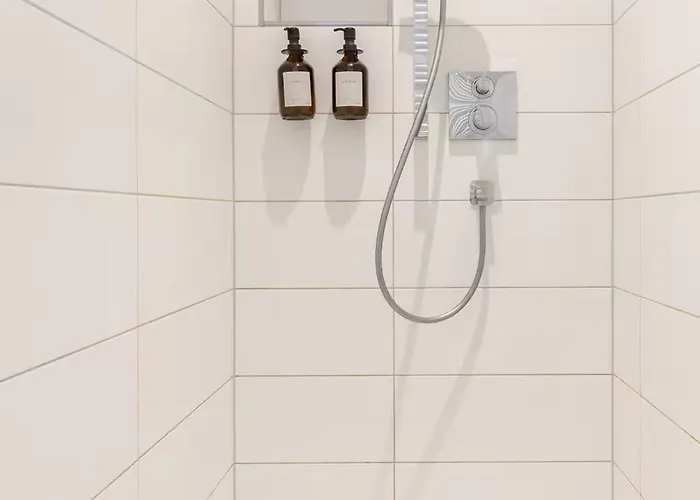 Klimatisierte Mit Grosser Terrasse